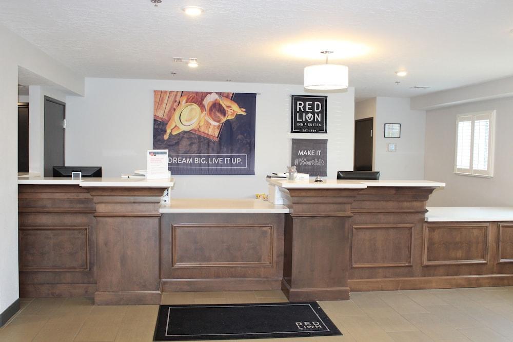 Red Lion Inn & Suites Ontario Extérieur photo