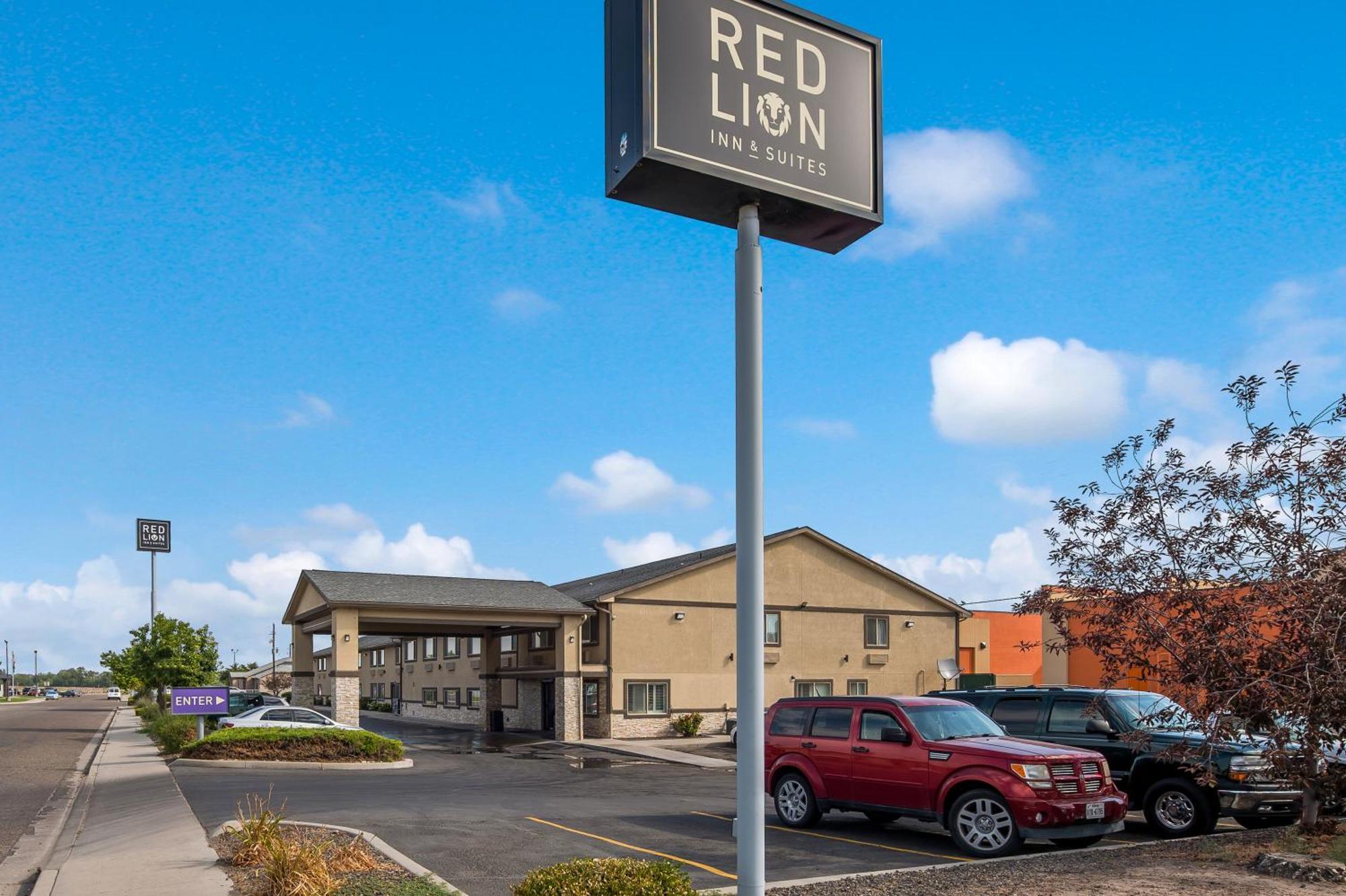 Red Lion Inn & Suites Ontario Extérieur photo