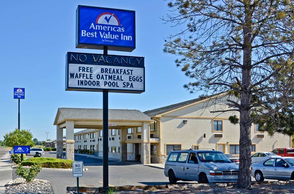 Red Lion Inn & Suites Ontario Extérieur photo